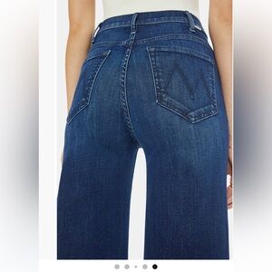 💙💙 MOTHER
The Hustler Roller Sneak Jeans/Color: Mint Condition/ size 26